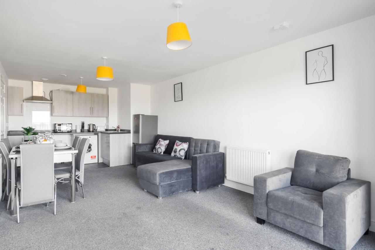 Livestay-New Private Apartment Building Minutes From Heathrow Slough Exterior foto