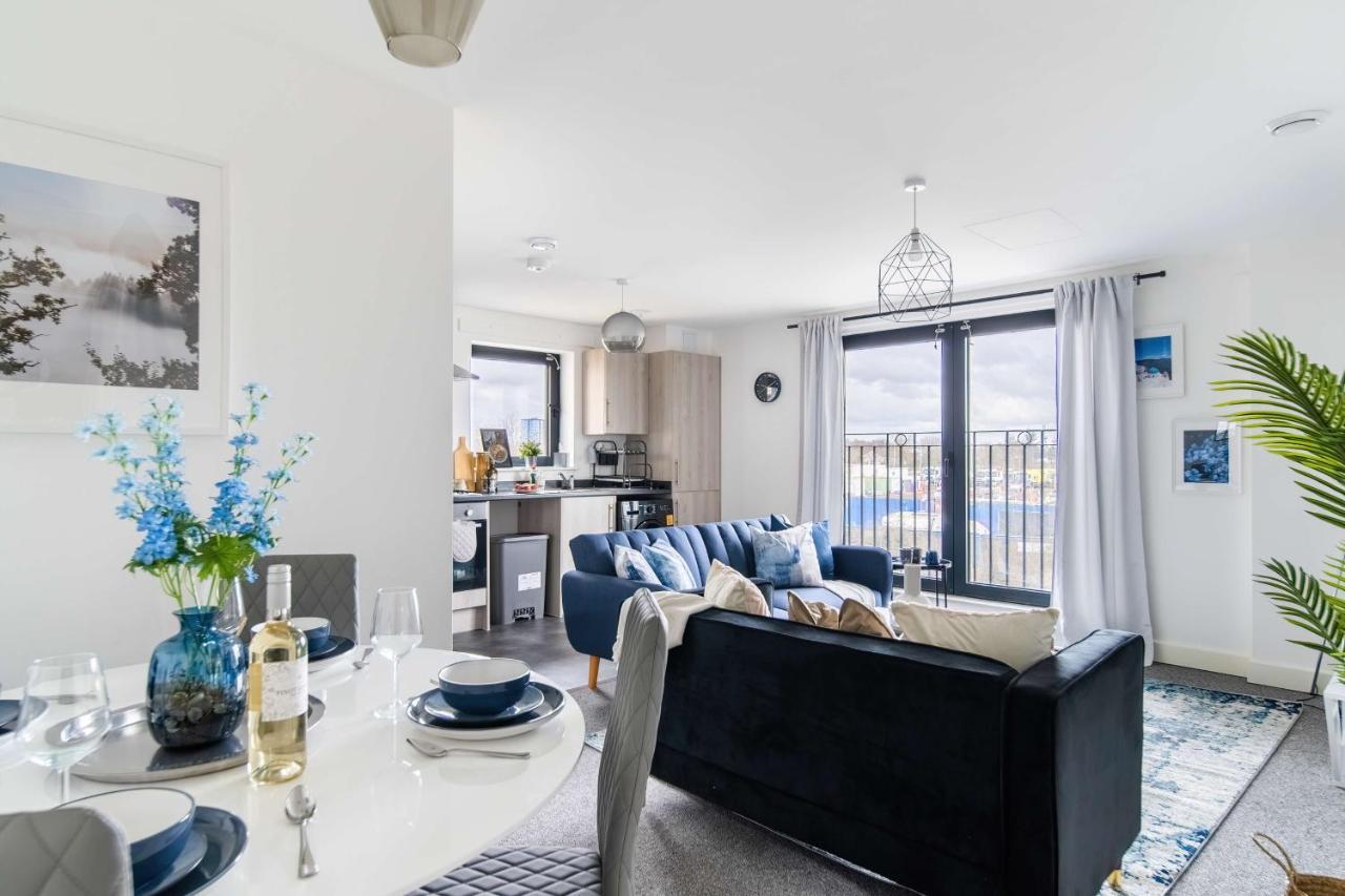 Livestay-New Private Apartment Building Minutes From Heathrow Slough Exterior foto
