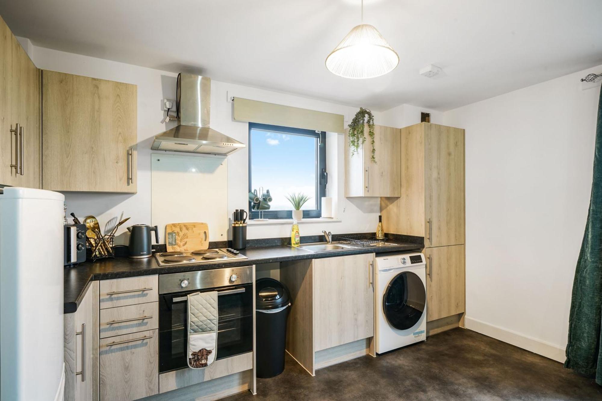 Livestay-New Private Apartment Building Minutes From Heathrow Slough Exterior foto