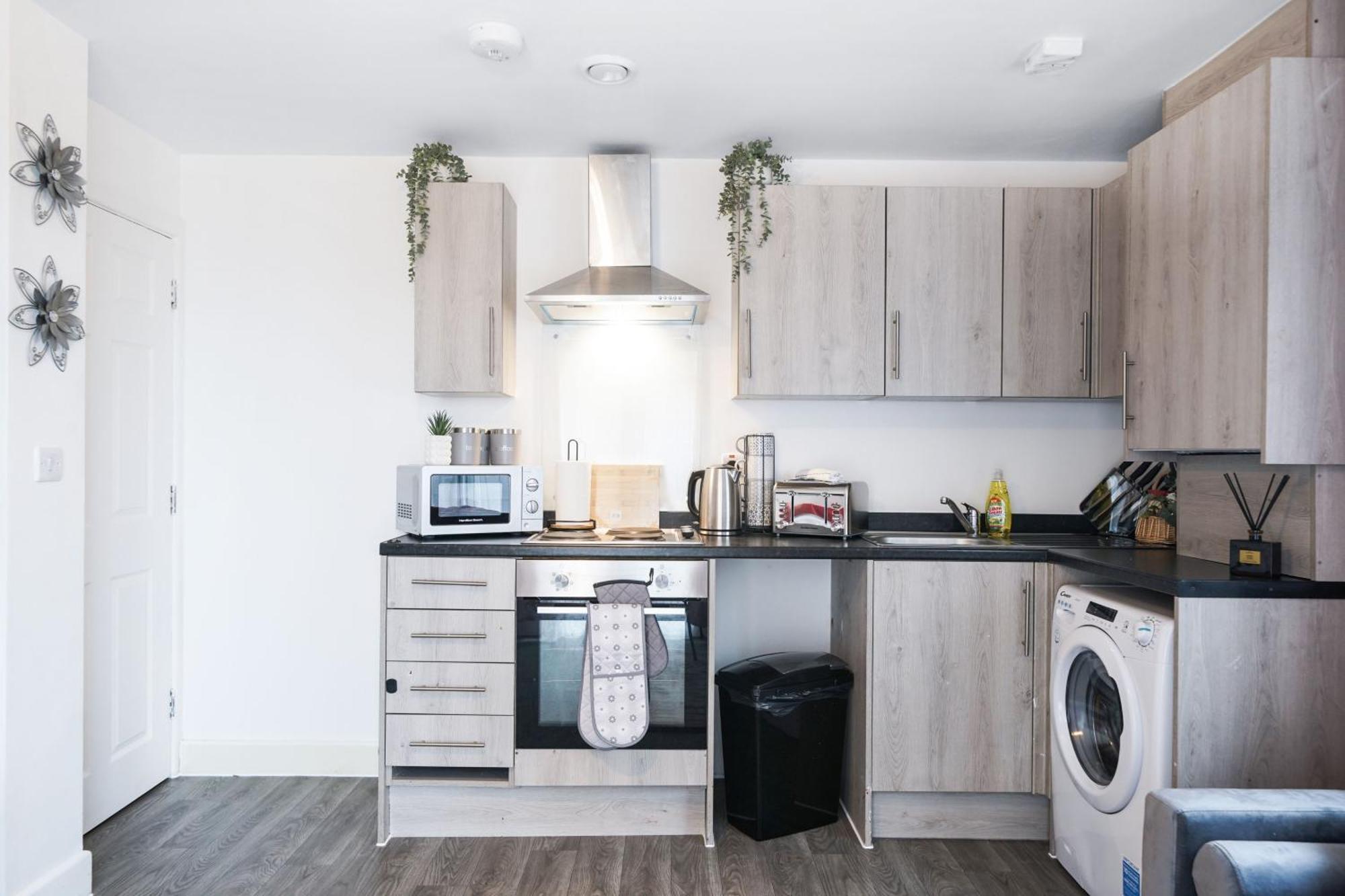 Livestay-New Private Apartment Building Minutes From Heathrow Slough Exterior foto