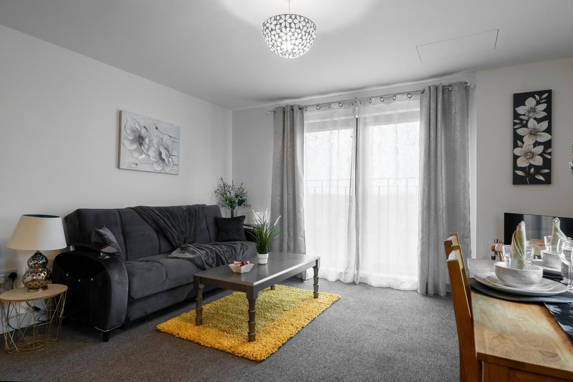 Livestay-New Private Apartment Building Minutes From Heathrow Slough Exterior foto