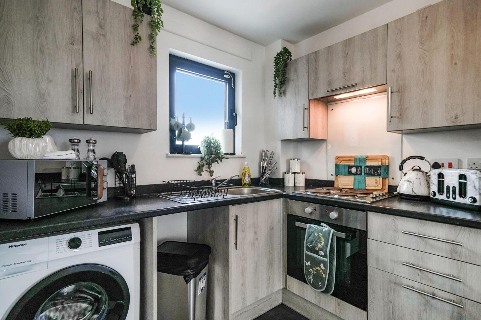 Livestay-New Private Apartment Building Minutes From Heathrow Slough Exterior foto